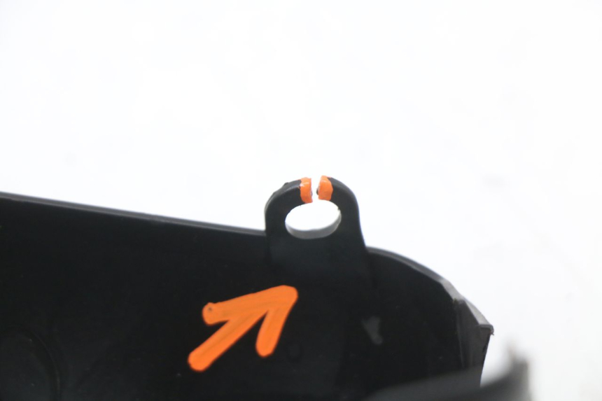 photo de REAR HANDLEBAR COVER PIAGGIO FLY 2T 50 (2004 - 2017)
