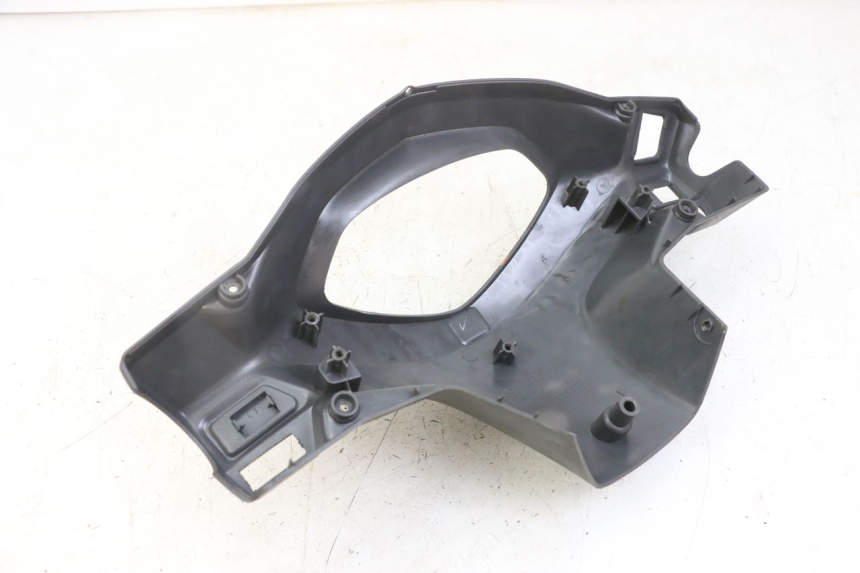 photo de REAR HANDLEBAR COVER HONDA SCV LEAD 100 (2003 - 2007)