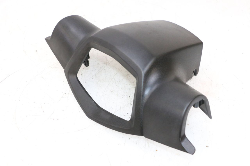 photo de REAR HANDLEBAR COVER PEUGEOT KISBEE 4T 50 (2010 - 2017) - Technical close-up