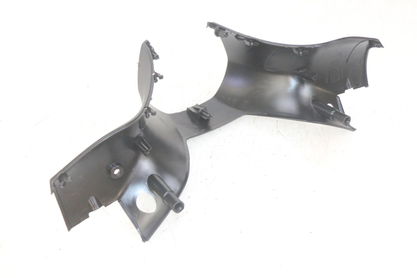 photo de HANDLE BAR REAR PANEL PIAGGIO MP3 HPE 300 (2019 - 2026) - Technical close-up