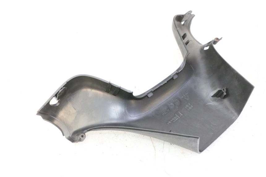 photo de REAR HANDLEBAR COVER PIAGGIO MP3 RL 250 (2007 - 2010)