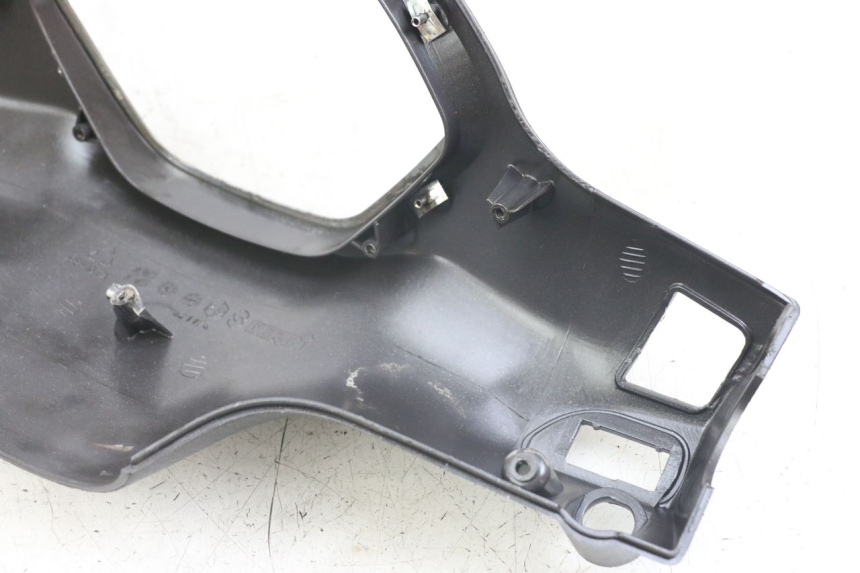 photo de REAR HANDLEBAR COVER PIAGGIO LIBERTY 125 (2009 - 2013)