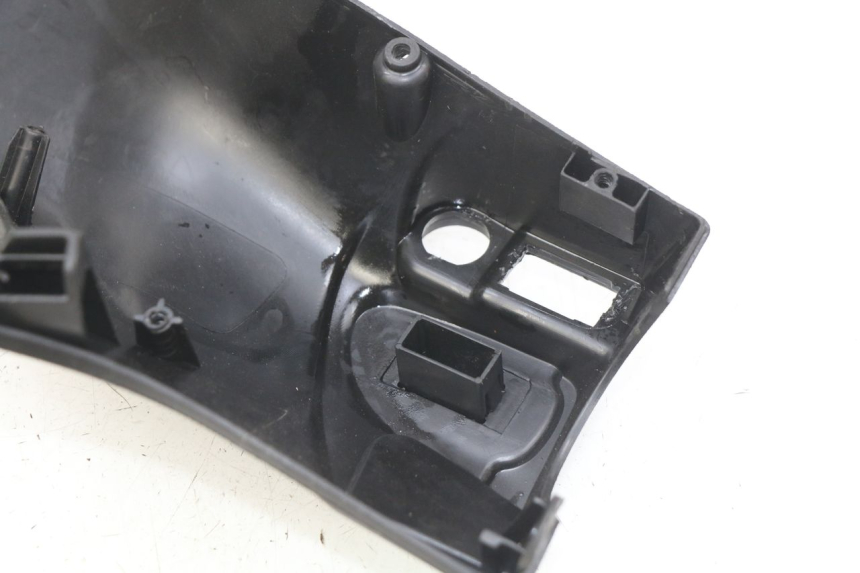 photo de REAR HANDLEBAR COVER PIAGGIO LIBERTY IGET 4T 50 (2015 - 2020)