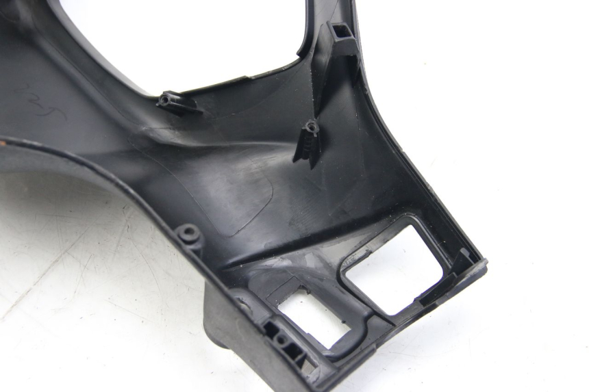 photo de REAR HANDLEBAR COVER PIAGGIO LIBERTY IGET 4T 50 (2015 - 2020)