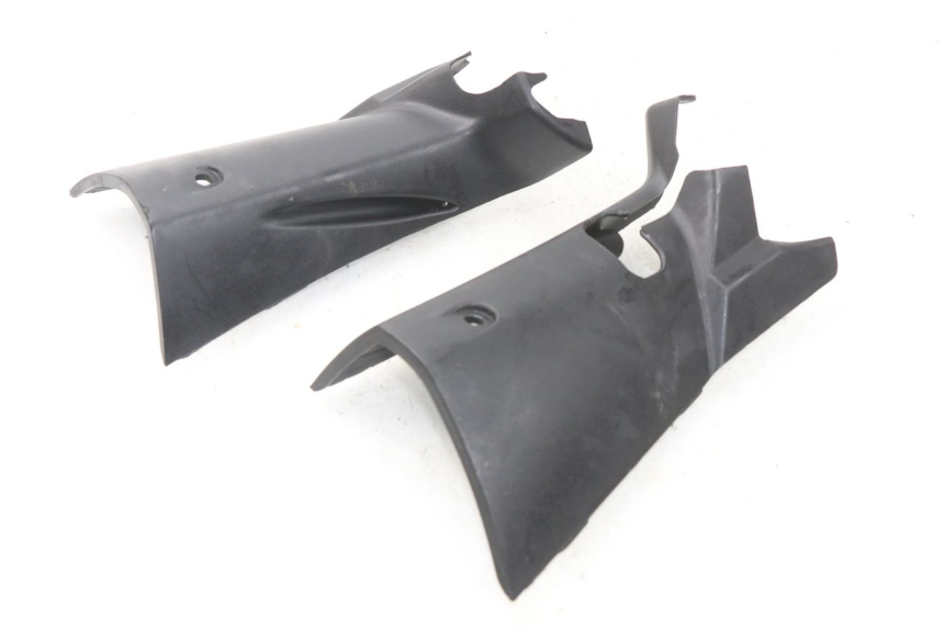 photo de REAR HANDLEBAR COVER DAELIM S2 FI 125 (2008 - 2017)
