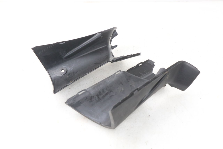 photo de REAR HANDLEBAR COVER DAELIM S2 FI 125 (2008 - 2017)