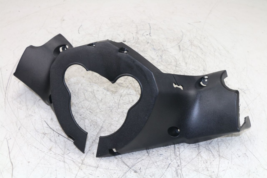 photo de HANDLE BAR REAR PANEL PEUGEOT SATELIS 125 (2006 - 2009)