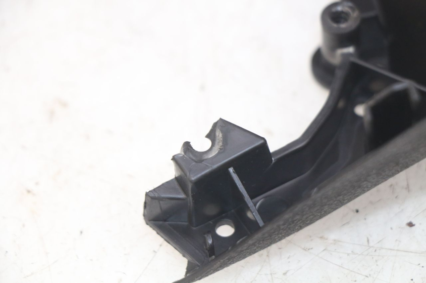 photo de REAR HANDLEBAR COVER MBK SKYCRUISER 125 (2010 - 2013)