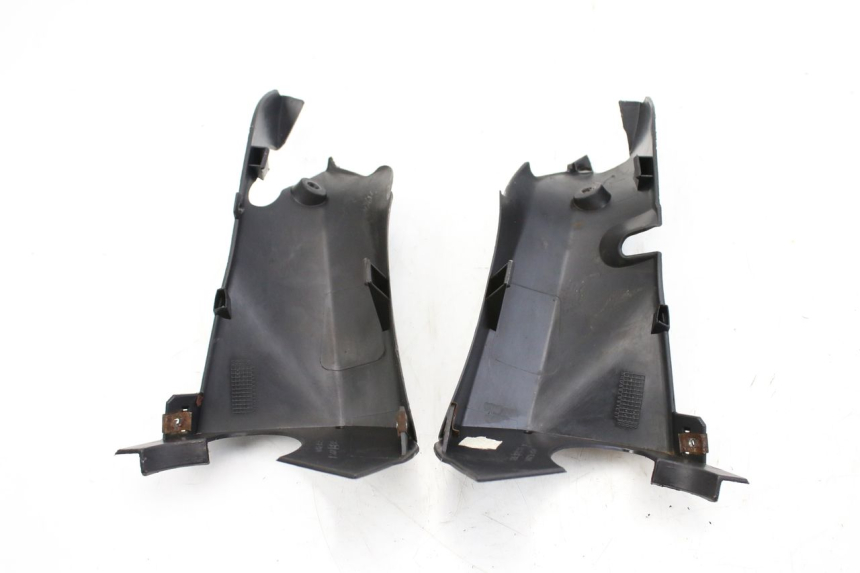 photo de REAR HANDLEBAR COVER SUZUKI UH BURGMAN 125 (2002 - 2006)