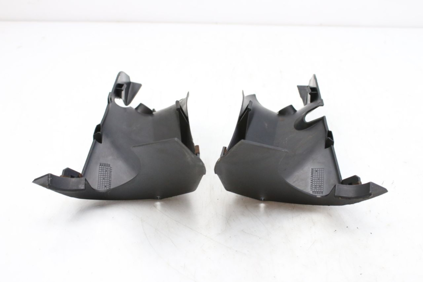 photo de REAR HANDLEBAR COVER SUZUKI UH BURGMAN 125 (2002 - 2006)