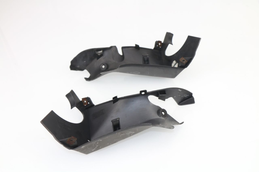 photo de REAR HANDLEBAR COVER SUZUKI UH BURGMAN 125 (2002 - 2006)