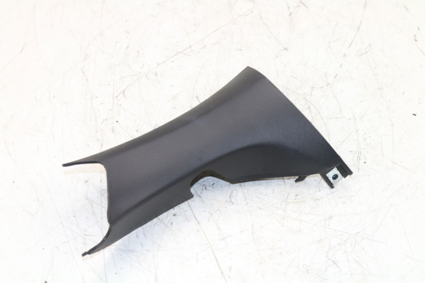photo de REAR HANDLEBAR COVER SYM GTS EFI 125 (2012 - 2016)