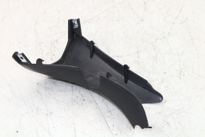 photo de REAR HANDLEBAR COVER SYM GTS EFI 125 (2012 - 2016)