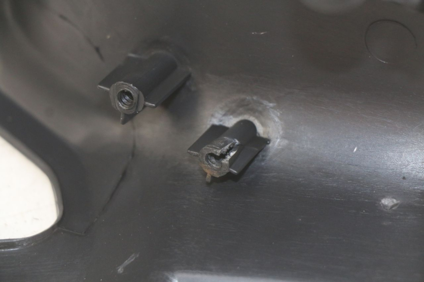 photo de REAR HANDLEBAR COVER PEUGEOT V-CLIC VCLIC 50 (2007 - 2013)