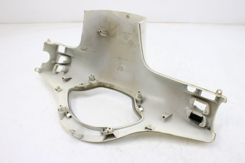 photo de REAR HANDLEBAR COVER PIAGGIO VESPA GTS IGET ABS 125 (2017 - 2023)