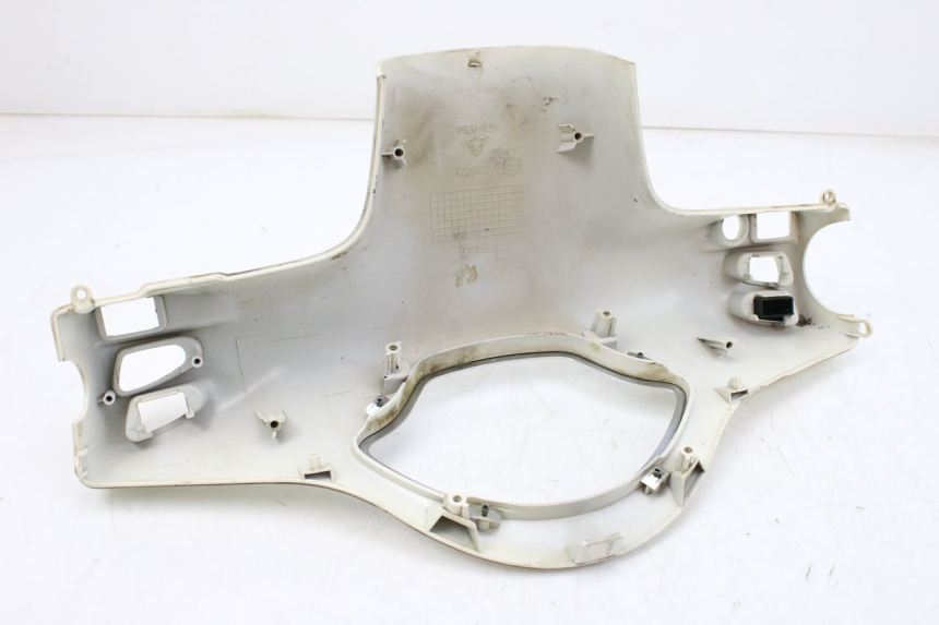 photo de REAR HANDLEBAR COVER PIAGGIO VESPA GTS IGET ABS 125 (2017 - 2023)