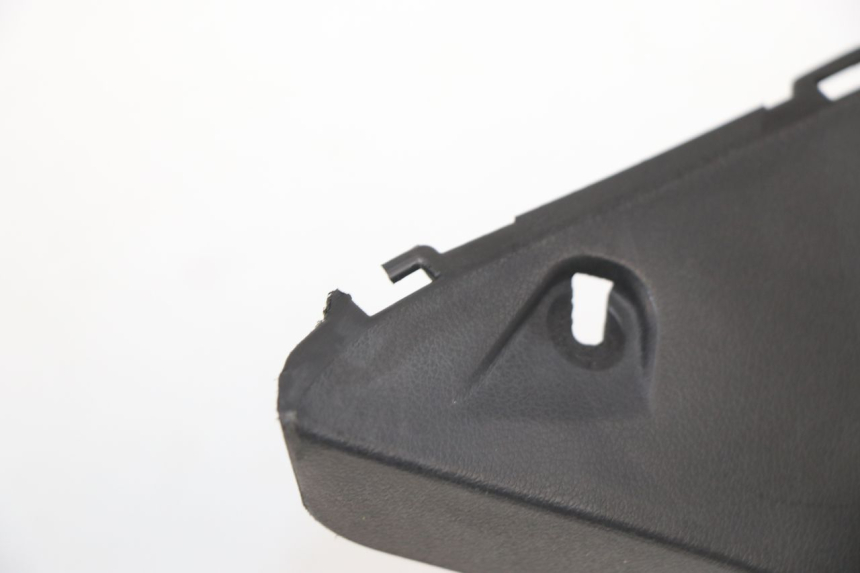 photo de HANDLE BAR REAR PANEL KYMCO XCITING 500 (2007 - 2010)