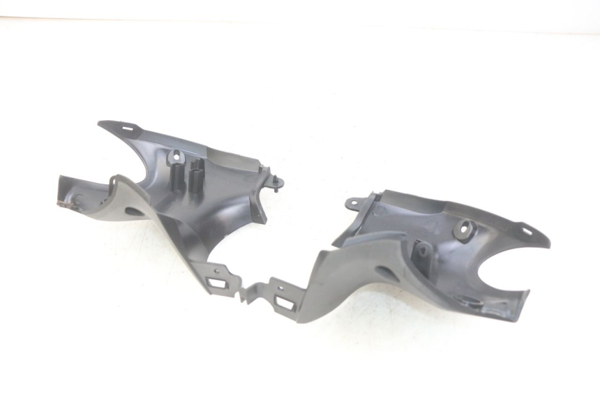 photo de REAR HANDLEBAR COVER YAMAHA HW XENTER 125 (2011 - 2017)