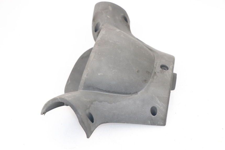 photo de HANDLE BAR REAR PANEL YAMAHA YP MAJESTY 125 (1998 - 2001)