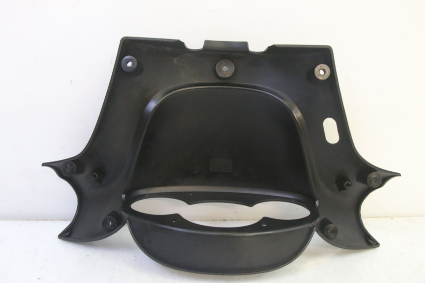 photo de REAR HANDLEBAR COVER YAMAHA YP MAJESTY 125 (2002 - 2006) - Technical close-up