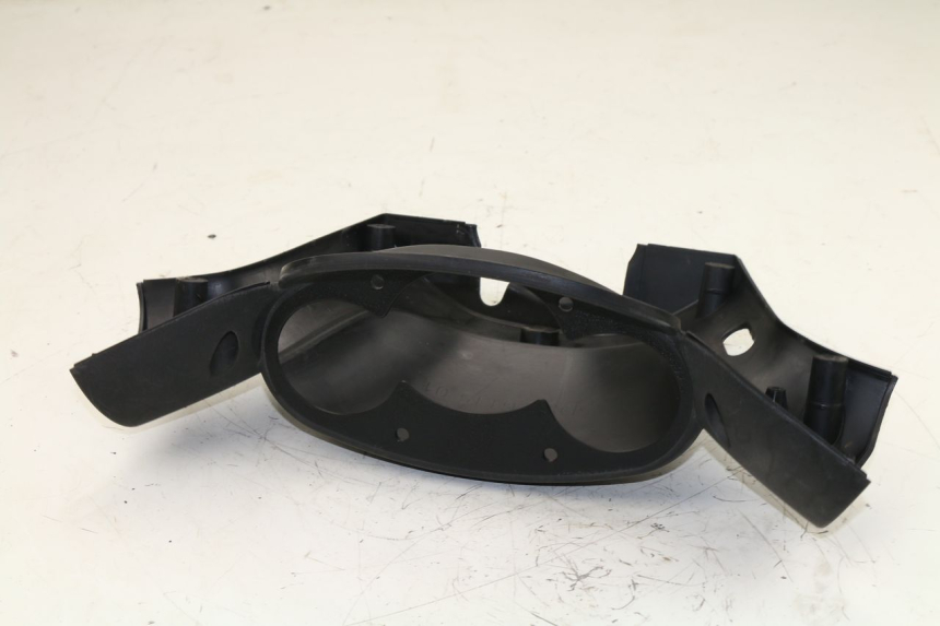 photo de HANDLE BAR REAR PANEL YAMAHA YP MAJESTY 125 (2007 - 2010)