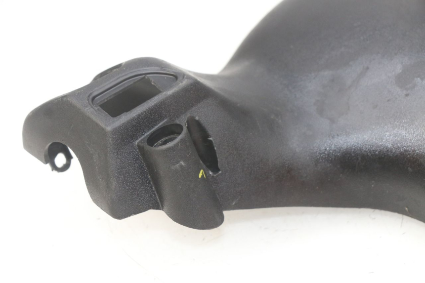 photo de REAR HANDLEBAR COVER PIAGGIO ZIP 4T 50 (2018 - 2020)
