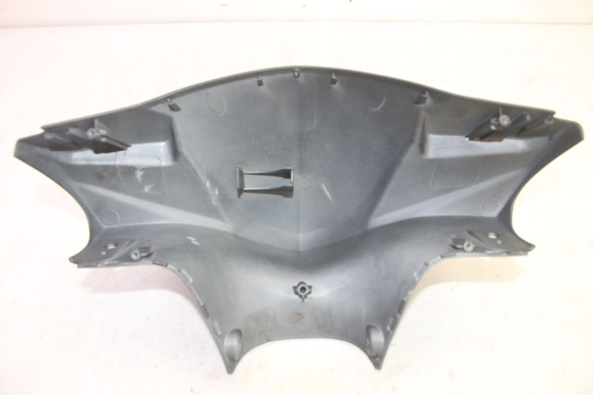 photo de HANDLEBAR COVER FRONT KYMCO AGILITY 4T 50 (2018 - 2022) - Technical close-up