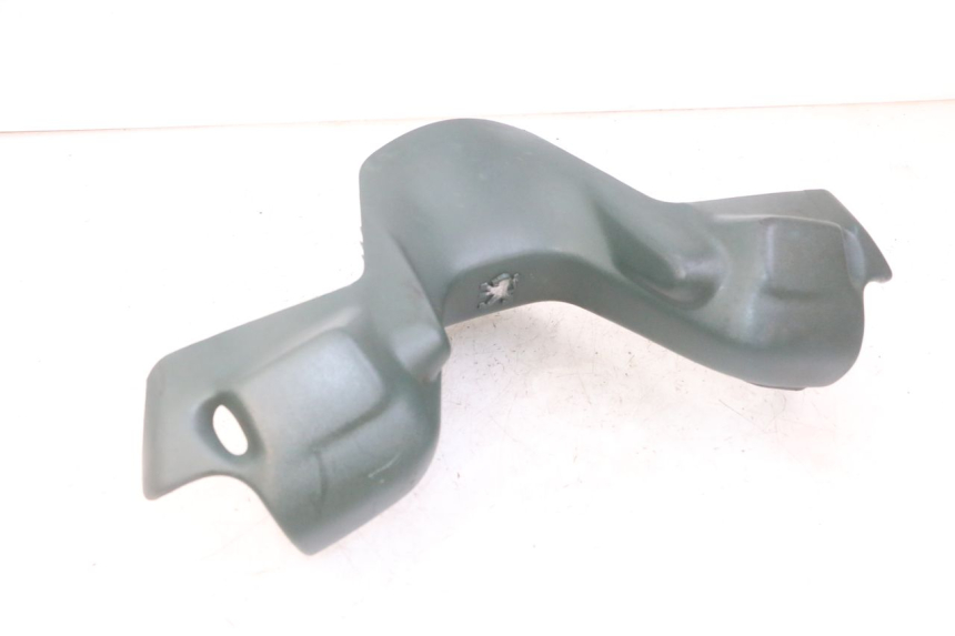 photo de HANDLEBAR COVER FRONT PEUGEOT ELYSEO 125 (1999 - 2004)