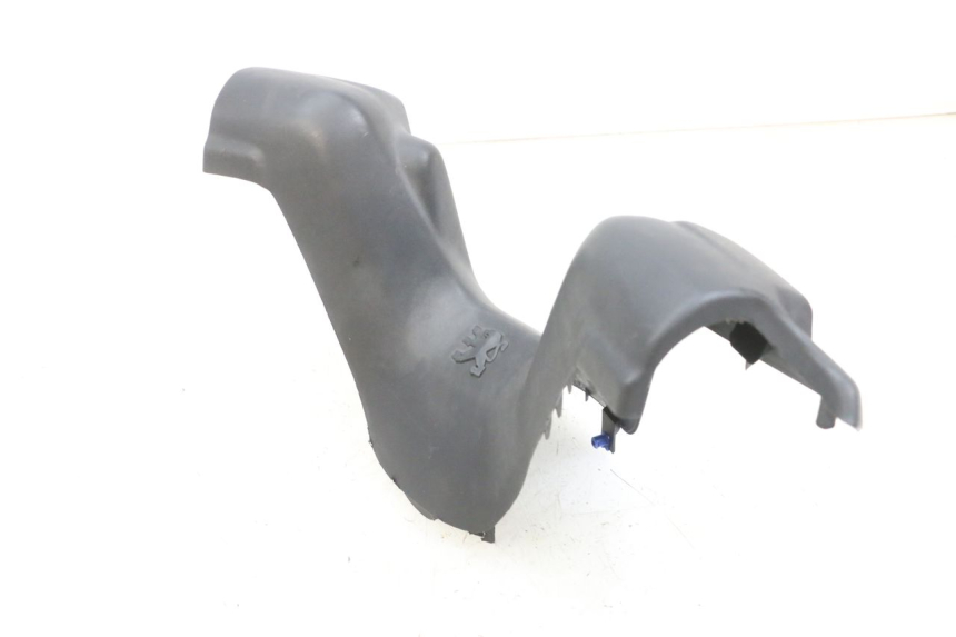 photo de HANDLEBAR COVER FRONT PEUGEOT ELYSEO 125 (1999 - 2004) - Alternative perspective