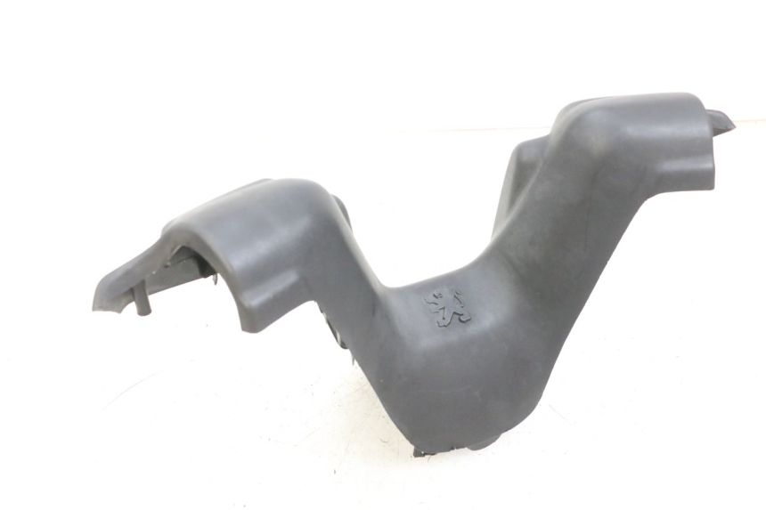 photo de HANDLEBAR COVER FRONT PEUGEOT ELYSEO 125 (1999 - 2004) - Technical close-up