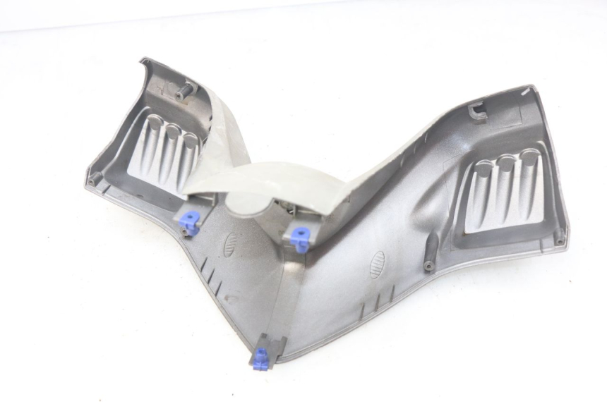 photo de HANDLEBAR COVER FRONT PEUGEOT ELYSTAR 50 (2002 - 2014)