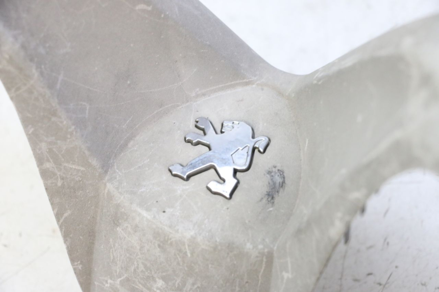 photo de HANDLEBAR COVER FRONT PEUGEOT ELYSTAR 50 (2002 - 2014)