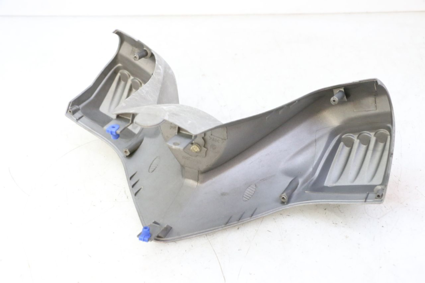 photo de HANDLEBAR COVER FRONT PEUGEOT ELYSTAR 50 (2002 - 2014)
