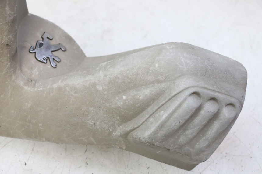 photo de HANDLEBAR COVER FRONT PEUGEOT ELYSTAR 50 (2002 - 2014)