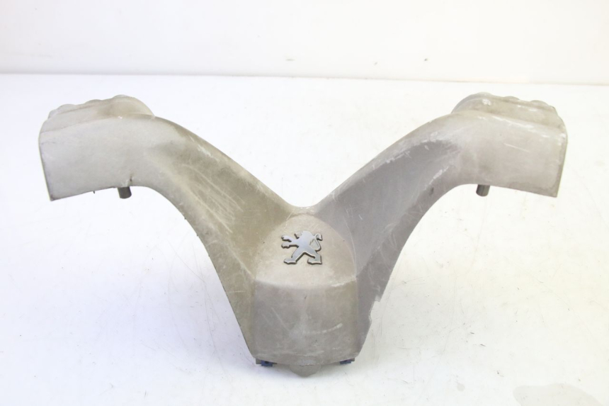 photo de HANDLEBAR COVER FRONT PEUGEOT ELYSTAR 50 (2002 - 2014)
