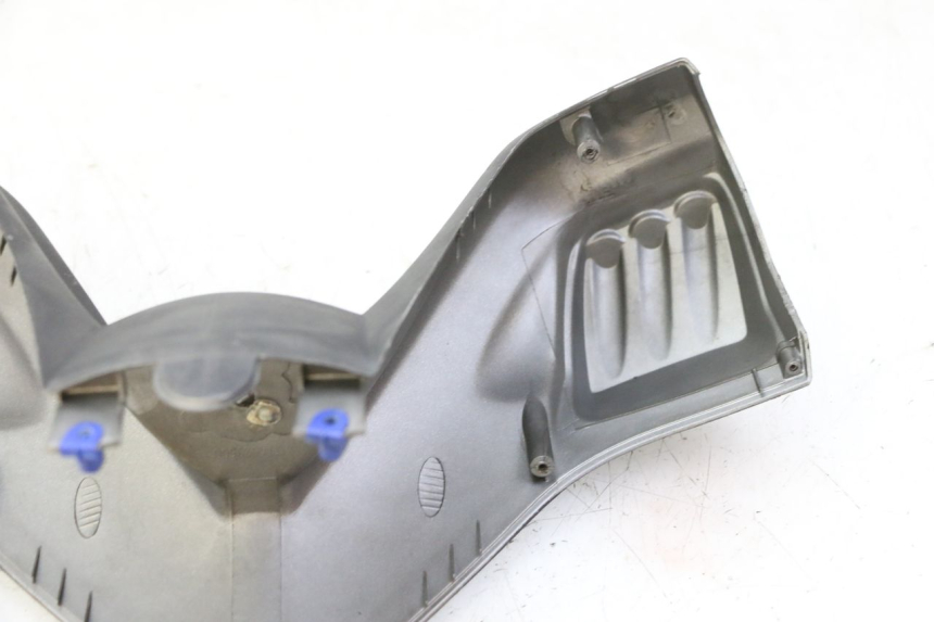 photo de HANDLEBAR COVER FRONT PEUGEOT ELYSTAR 50 (2002 - 2014)