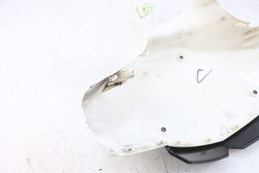 photo de HANDLEBAR COVER FRONT PEUGEOT KISBEE 4T 50 (2010 - 2017) - Surface and material condition