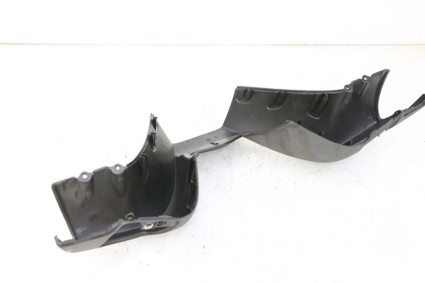 photo de HANDLEBAR COVER FRONT PIAGGIO MP3 125 (2006 - 2014)