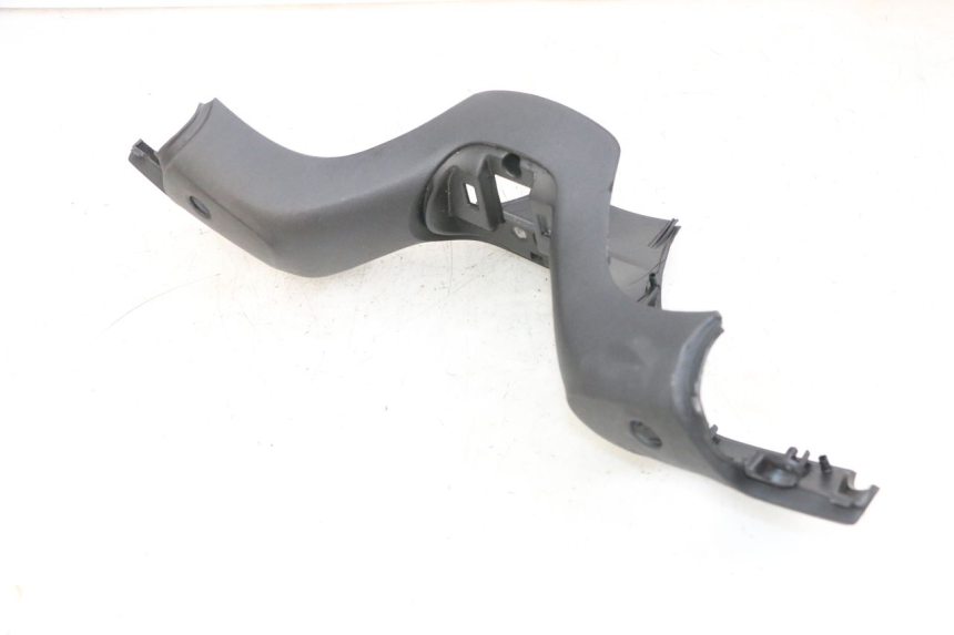 photo de HANDLE BAR FRONT PANEL PIAGGIO MP3 500 (2016 - 2018) - Technical close-up