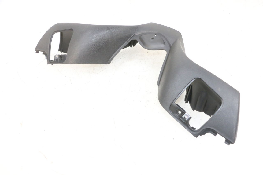 photo de HANDLE BAR FRONT PANEL PIAGGIO MP3 RL 250 (2007 - 2010) - Technical close-up