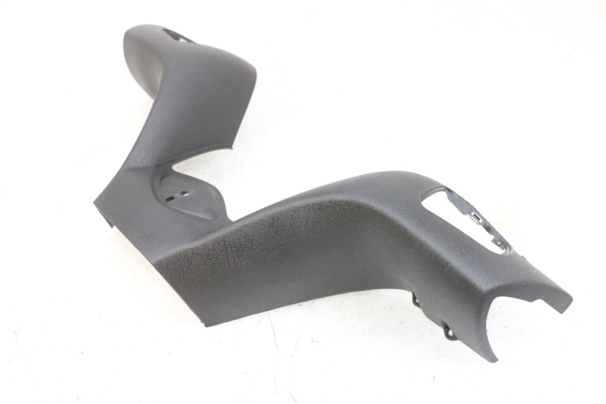 photo de HANDLE BAR FRONT PANEL PIAGGIO MP3 RL 250 (2007 - 2010) - Fixing points details