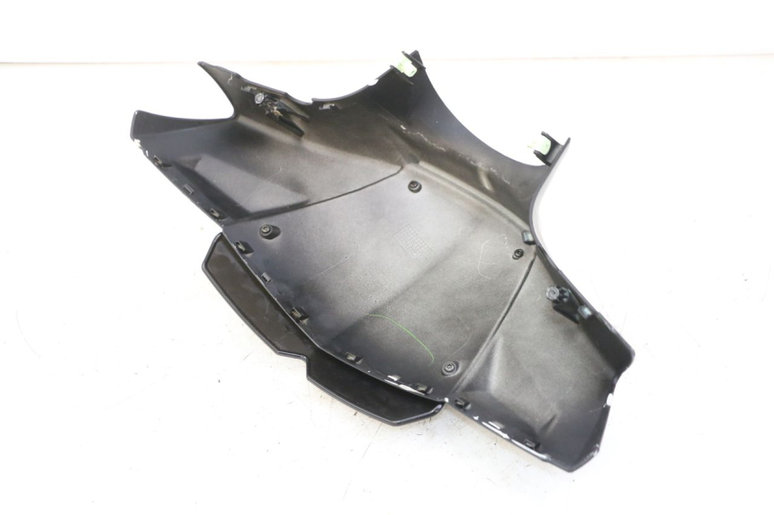 photo de HANDLEBAR COVER FRONT PEUGEOT KISBEE 4T 50 (2018 - 2022)