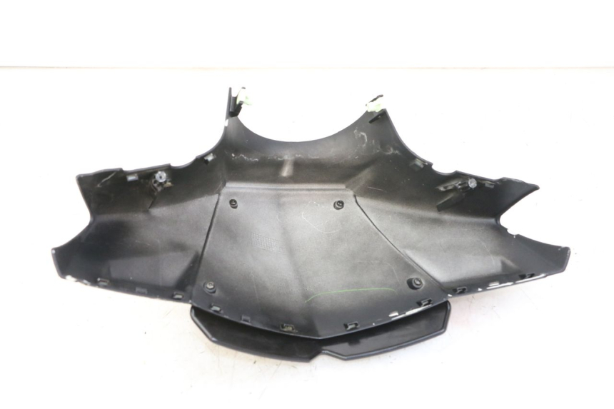 photo de HANDLEBAR COVER FRONT PEUGEOT KISBEE 4T 50 (2018 - 2022)