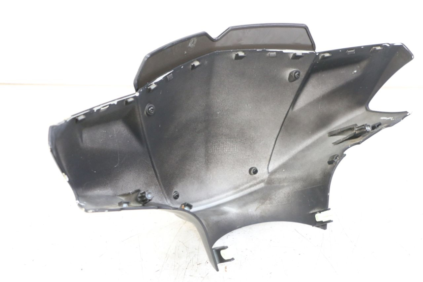 photo de HANDLEBAR COVER FRONT PEUGEOT KISBEE 4T 50 (2018 - 2022)