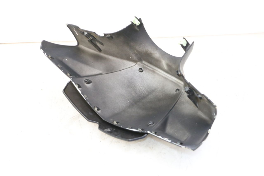 photo de HANDLEBAR COVER FRONT PEUGEOT KISBEE 4T 50 (2018 - 2022)