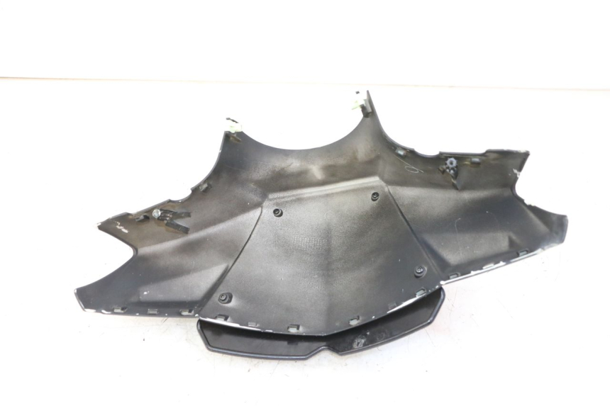 photo de HANDLEBAR COVER FRONT PEUGEOT KISBEE 4T 50 (2018 - 2022)