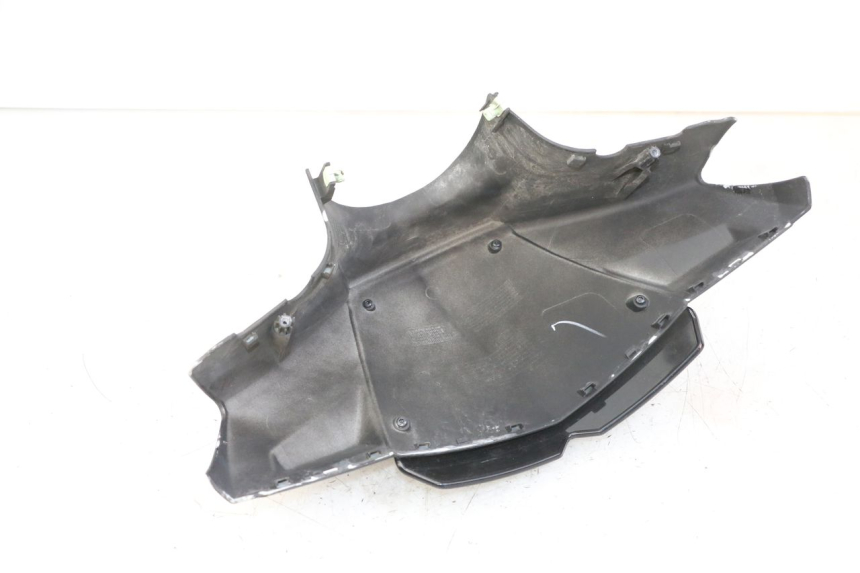 photo de HANDLEBAR COVER FRONT PEUGEOT KISBEE 4T 50 (2018 - 2022)