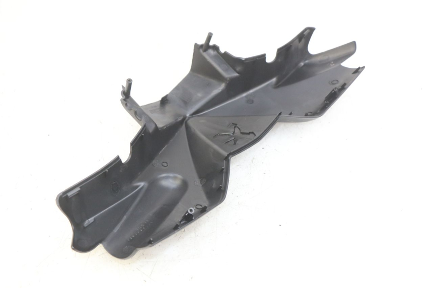 photo de HANDLEBAR COVER FRONT PEUGEOT LUDIX 50 (2005 - 2007)