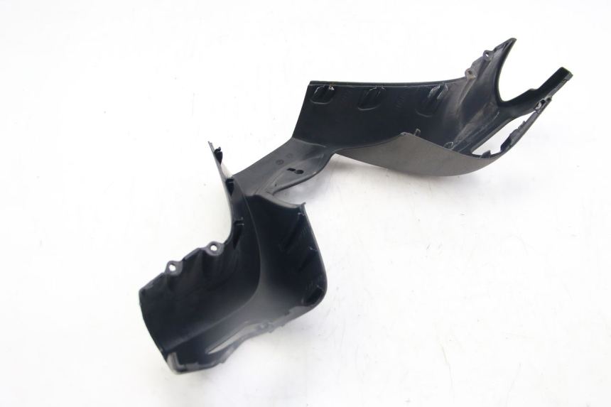 photo de HANDLEBAR COVER FRONT PIAGGIO MP3 125 (2006 - 2014)