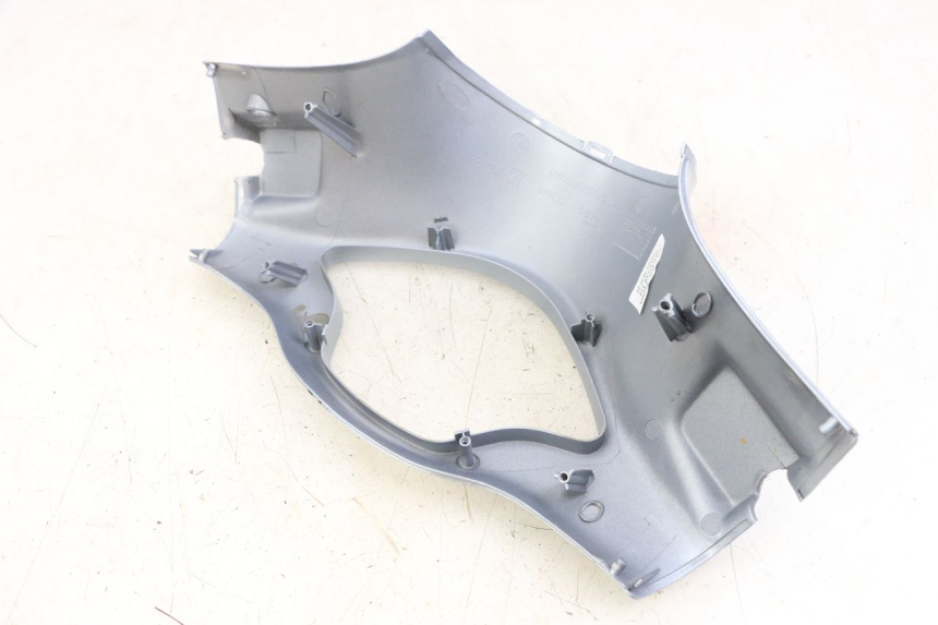 photo de HANDLEBAR COVER FRONT PIAGGIO VESPA PRIMAVERA 4T 50 (2021 - 2024)
